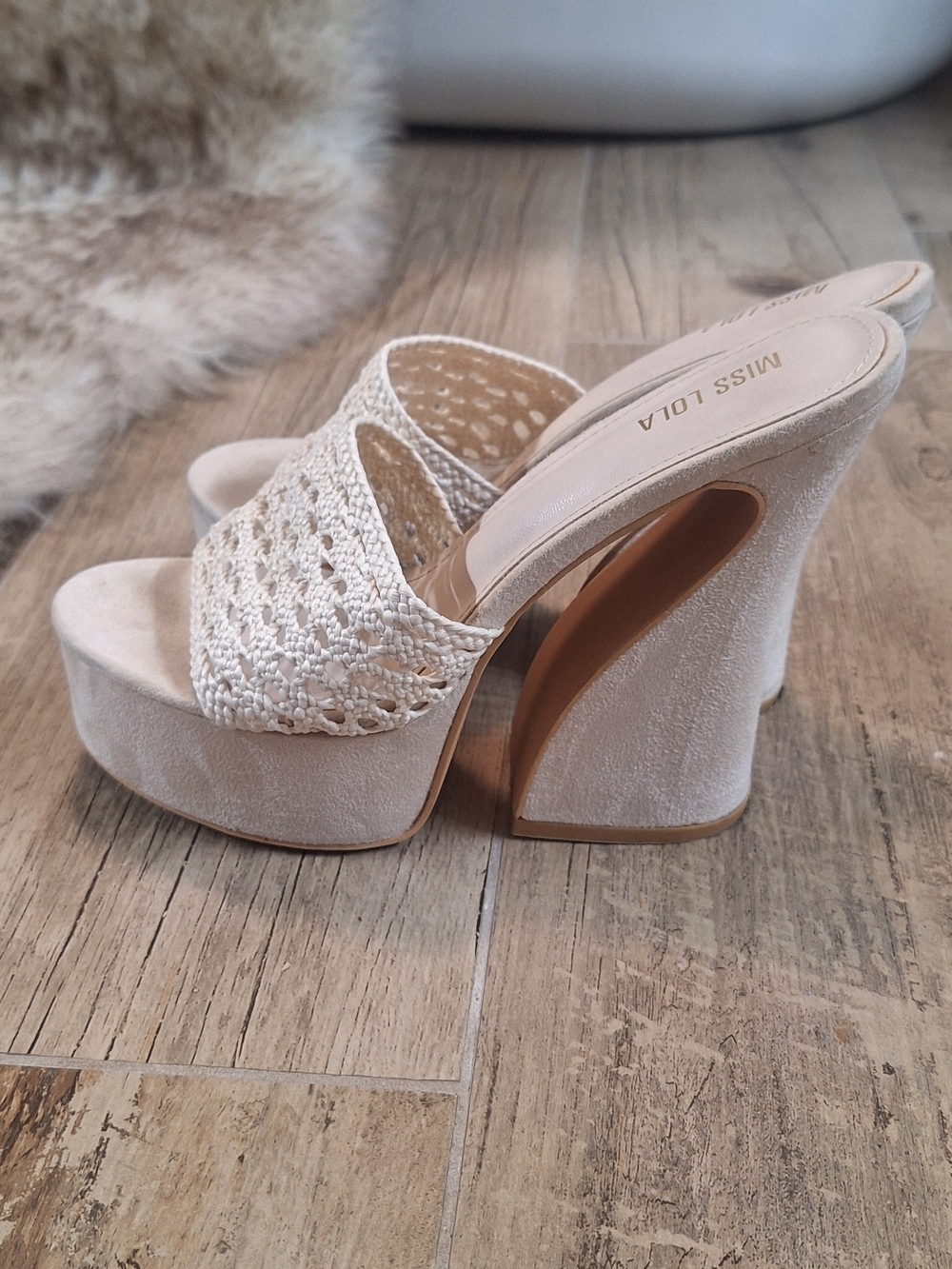 Miss Lola Cream Crochet Platform Mule Heels Size 8 Boho Wedge Sandals - Picture 5 of 9